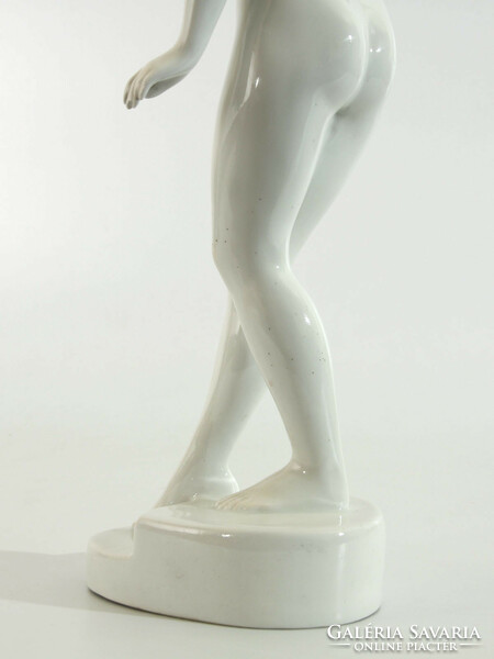 Aquincum female nude 38cm | porcelain figure entering water