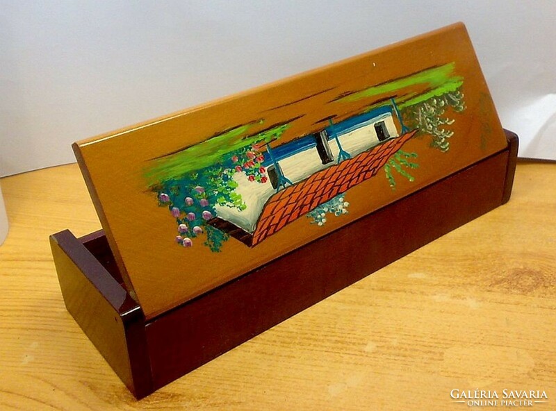 Souvenir from Costa Rica, wooden jewelry box with a painted lid, country lacquer.