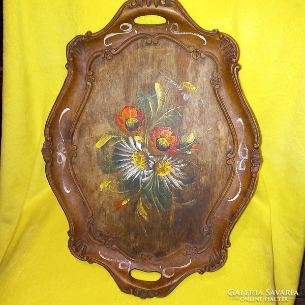 Baroque style wooden tray. An offerer.