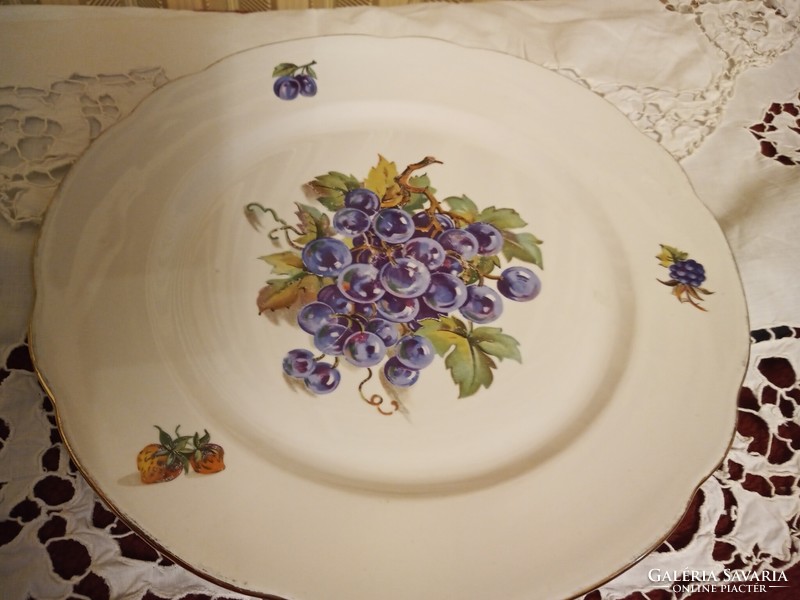 Plate, grape decoration
