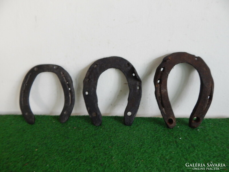 3 pieces of lucky horseshoe, hang it anywhere and bring luck. No. 1.