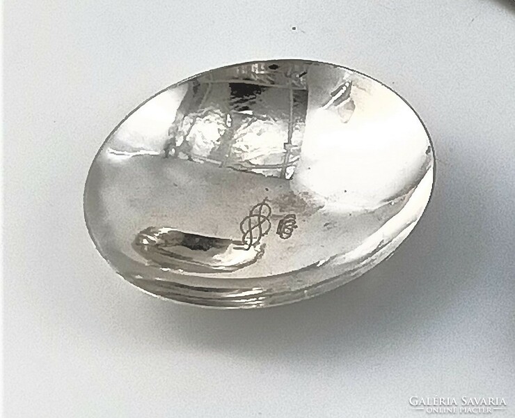 Silver bowl with spherical feet