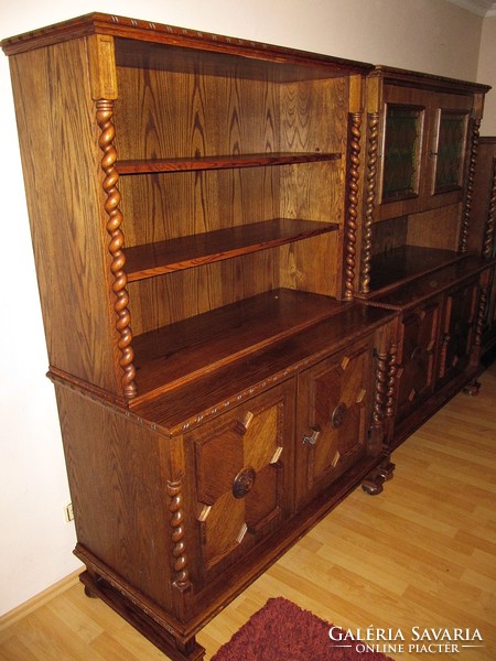 Colonial bookcase bookshelf
