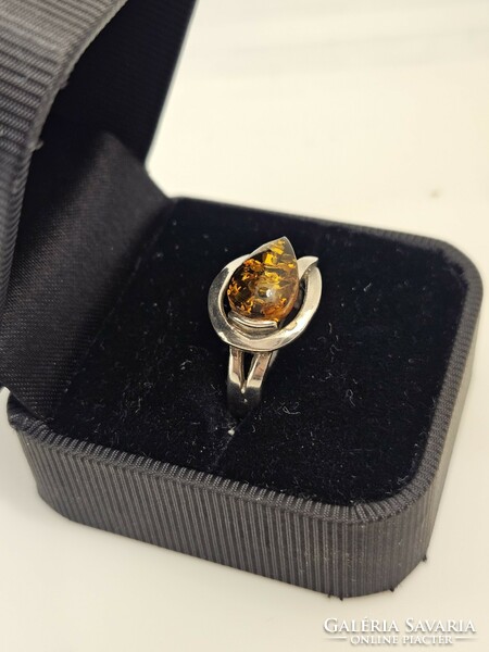 Women's ring with amber stone