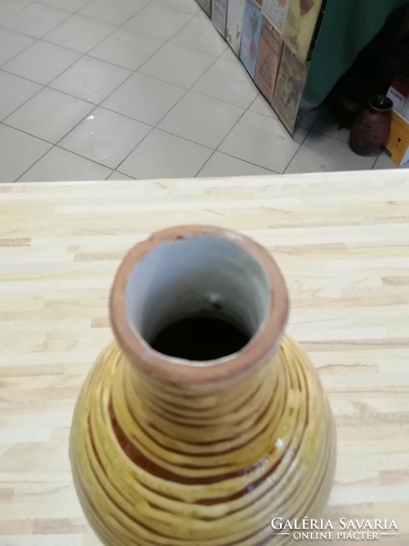 Retro ceramic vase with special glaze