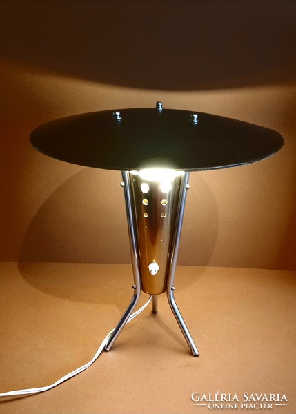 Tripod table ufo lamp 1960. Art deco design negotiable