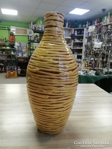 Retro ceramic vase with special glaze