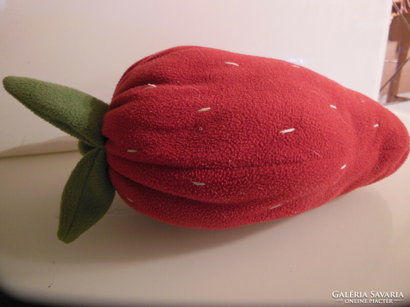 Strawberry - 30 x 21 cm - plush - like new