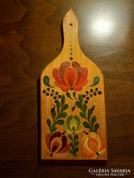 Old cutting board wall key holder