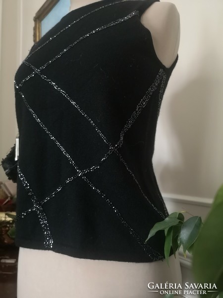 Laura Ashley 38-40 100% Wool Hand Beaded Casual Black Top Sleeveless Blouse