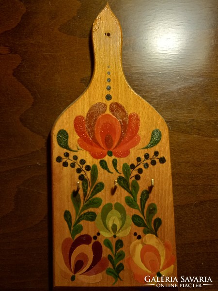 Old cutting board wall key holder