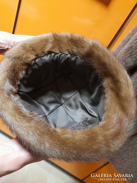 Real fur hat, cap. Lined, in very nice condition