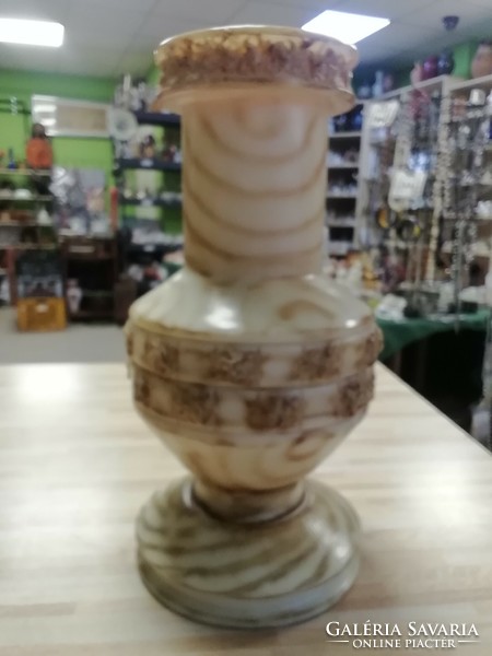 Egyedi műgyanta váza