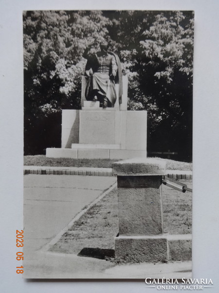 Old postcard: Balassagyarmat, Madách statue (1963)