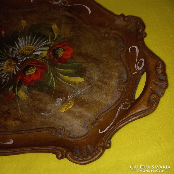 Baroque style wooden tray. An offerer.