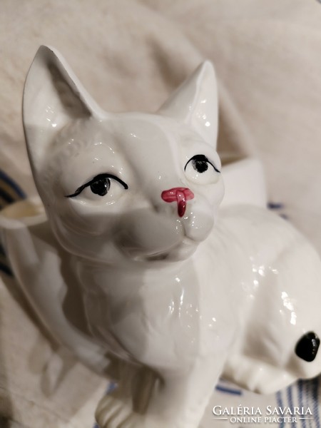 Ceramic cat - storage, basket / snow white