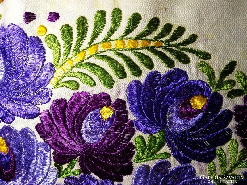 Front of embroidered decorative cushion cover