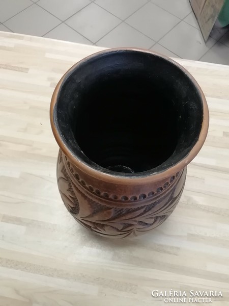 Ceramic vase