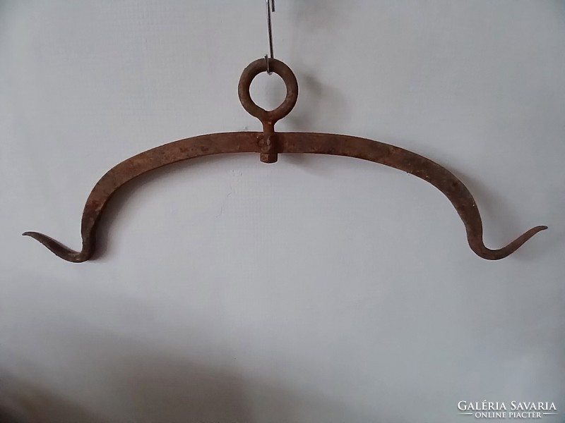 Antique skinning iron