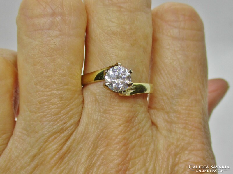 Szép  aranyozott ezüstgyűrű 0,85ct moissanit gyémánttal