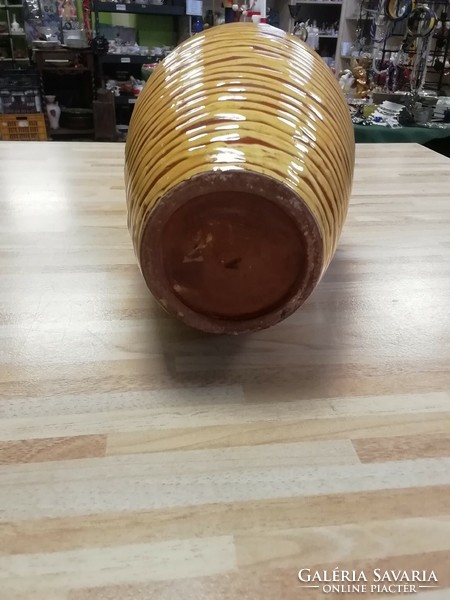 Retro ceramic vase with special glaze