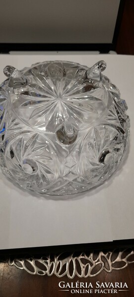 Richly polished 3-legged lead crystal offering, centerpiece