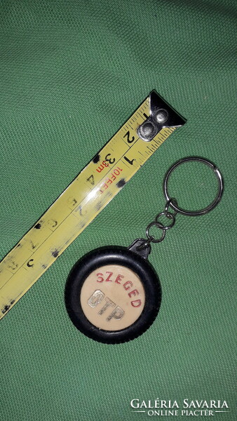 Old double-sided plastic car tire shape advertising Szeged otp tricolor inscription key ring according to pictures