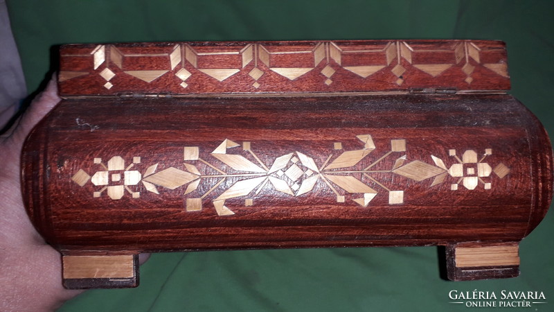 Antique beautiful inlaid lacquered Biedermeyer wooden gift box with legs 20 x 20 x 10 cm as shown in the pictures