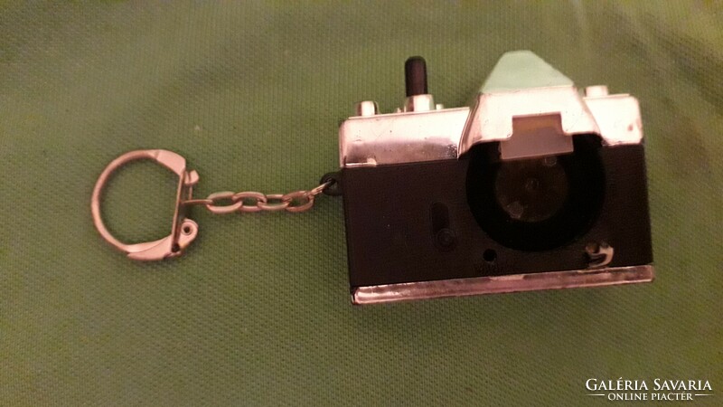 Old small plastic camera keychain niagara falls canada works collectors according to the pictures