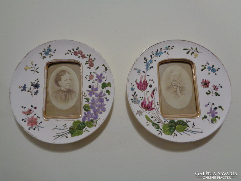 Ca 1860 beautiful photo holders in pairs