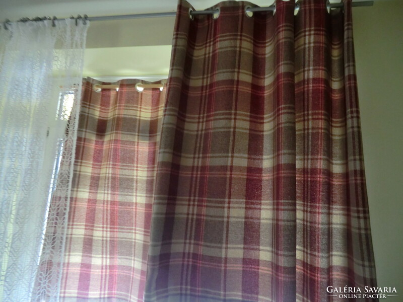 Fabric curtain for a Christmas atmosphere on a pair of lined poles, brand Julian Charles, width 160, height 1
