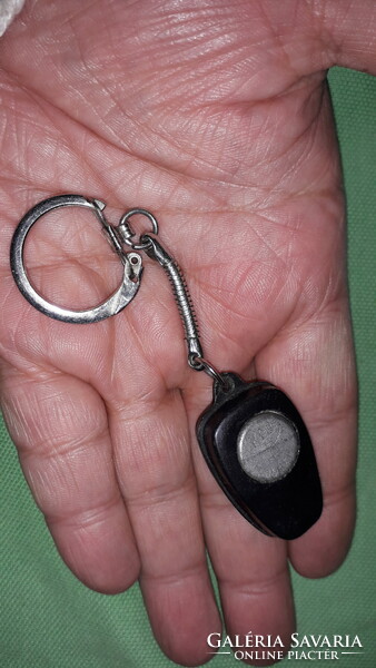 Retro advertising seagram's 100 pipers deluxe scotch whiskey key ring as shown in the pictures