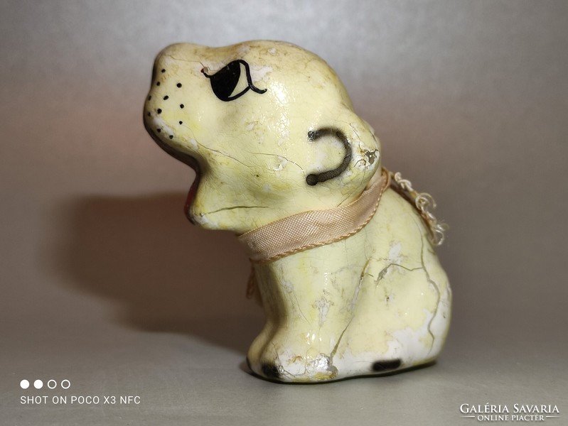 Antik régi porcelán csoki kutya figura édes kis édesség a régmúltból