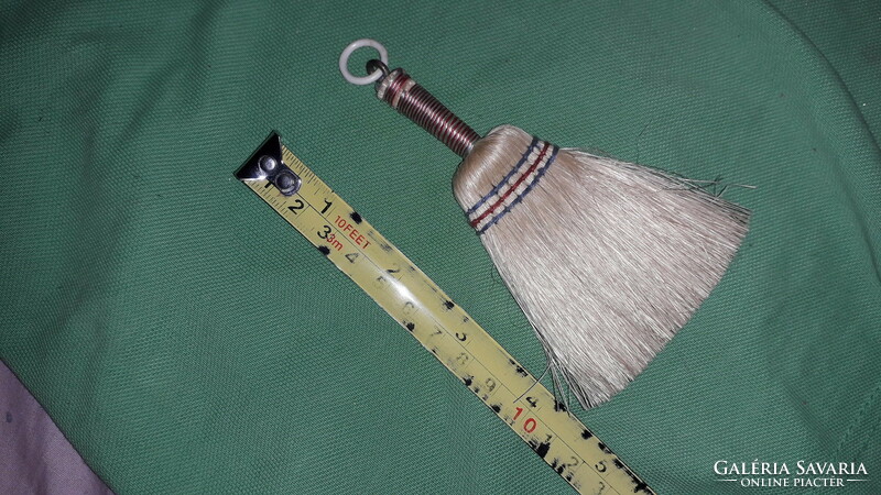 Retro tobacconist mini broom keychain decoration is rare according to the pictures
