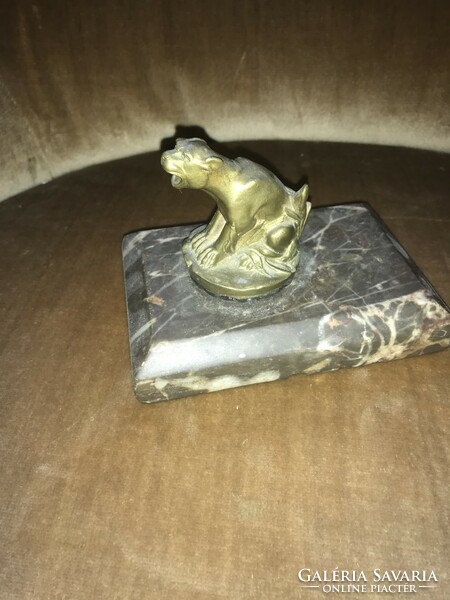 Bronze dog leaf weight with pedestal