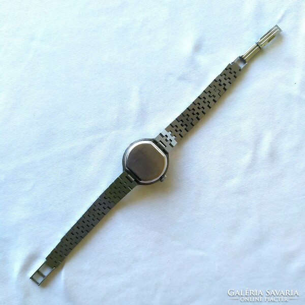 Retro women's chaika Soviet wristwatch for sale to collectors! Does not work!