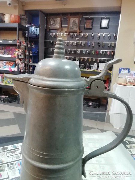Tin coffee pot with lid