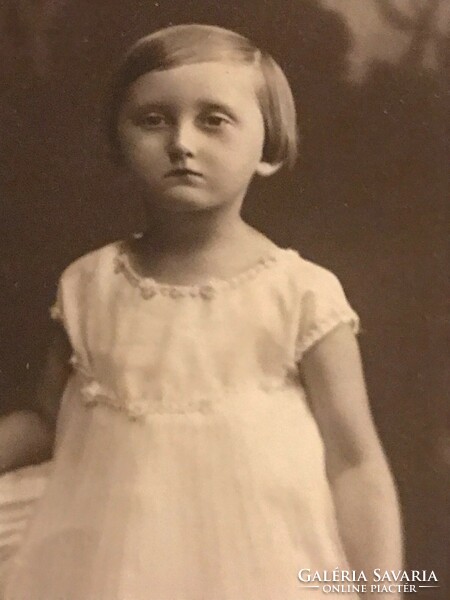 Keménytáblás régi fénykép,gyerekfotó 1927.-ből.Jó,megkímélt állapotban.
