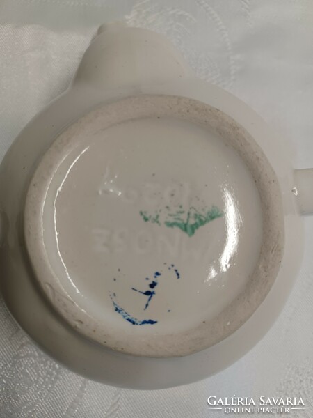Antik porcelán betegitató csésze