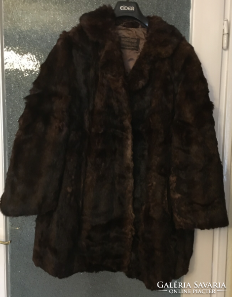 Retro women's fur coat with web berliner mode label