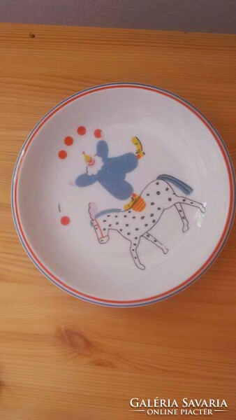 Children's plate with a clown pattern