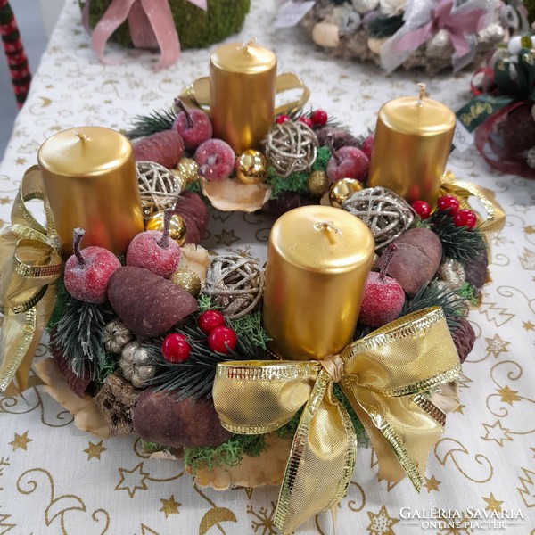 Advent wreath in gold color