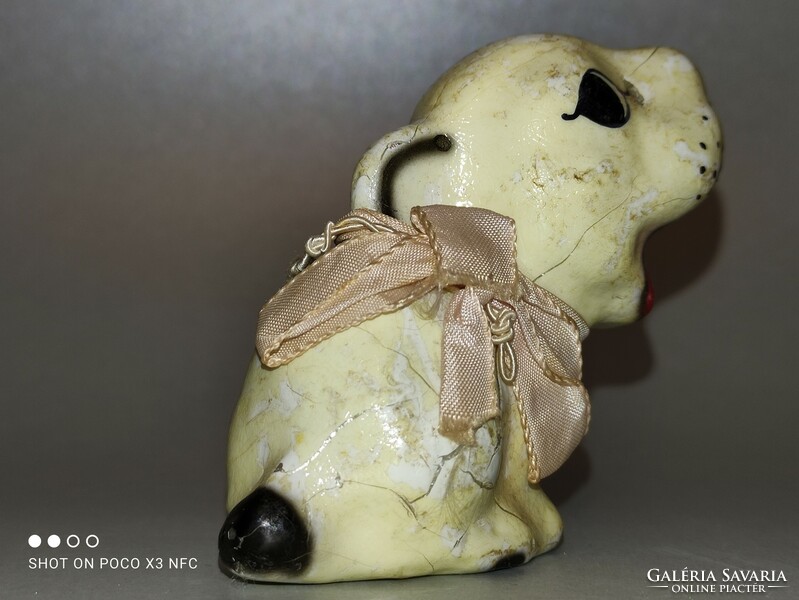 Antik régi porcelán csoki kutya figura édes kis édesség a régmúltból