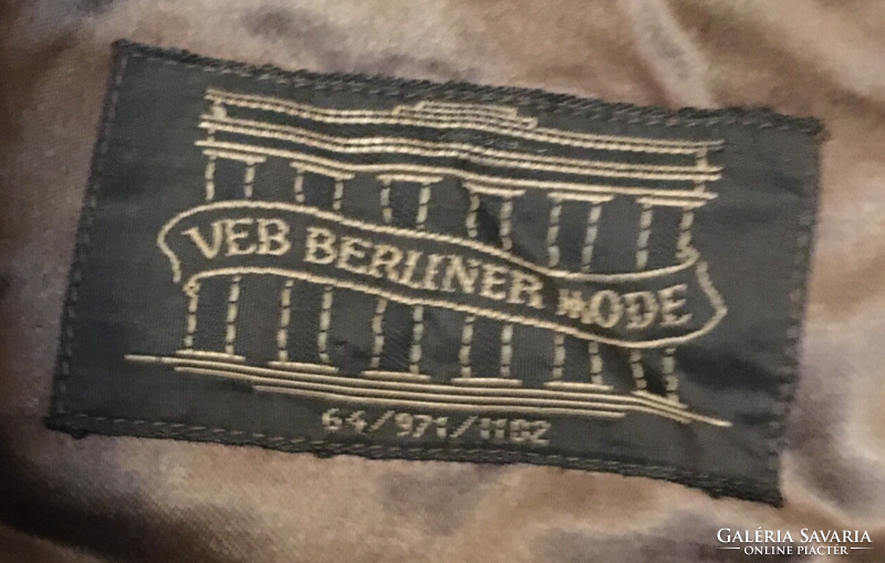 Retro women's fur coat with web berliner mode label