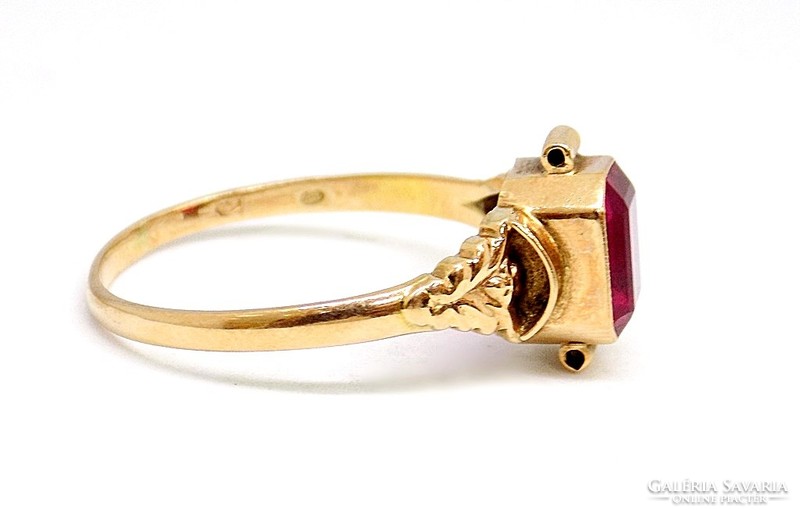 Gold ring with red stones (zal-au121151)
