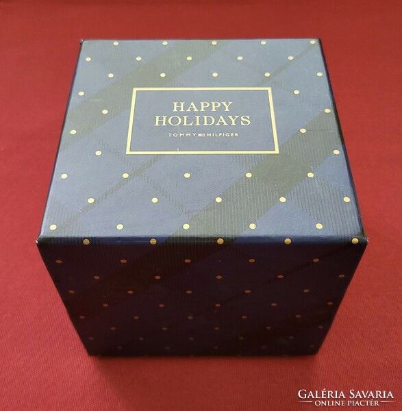 Tommy Hilfiger karácsonyi ajándék papírdoboz ajándékdoboz ünnepi doboz