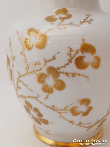 Hollóházi virágos váza, arany, kézifestésű, 17 cm