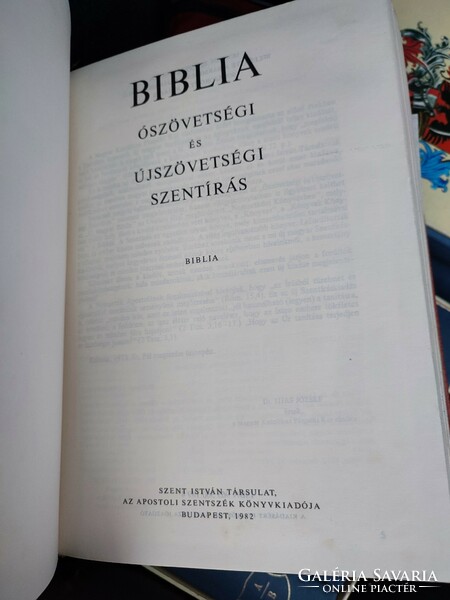 Biblia Ószövetségi és Újszövetségi szentírás