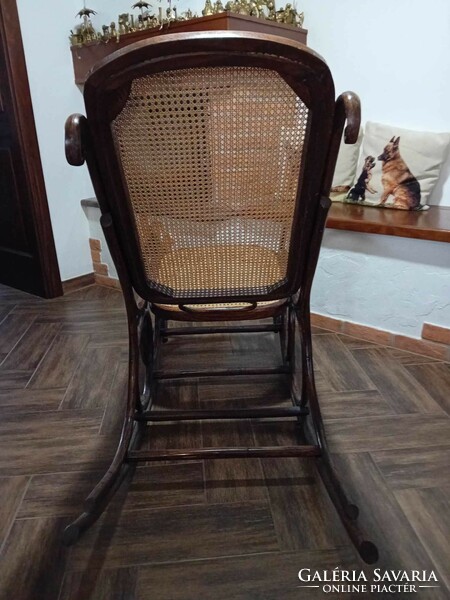 Large antique rocking chair (double hoop)