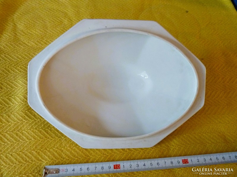 Cover for oval white soup bowl